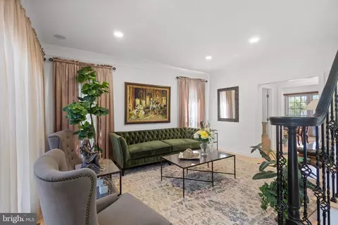 Entry Way - 22579 Forest Manor Dr, Ashburn, VA 20148 photo 3 of 7