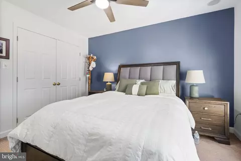 Bedroom - 22579 Forest Manor Dr, Ashburn, VA 20148 photo 4 of 10