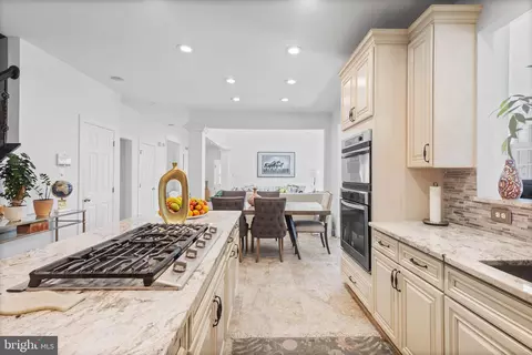 Kitchen - 22579 Forest Manor Dr, Ashburn, VA 20148 photo 5 of 7