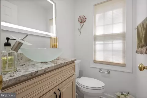 Bath - 22579 Forest Manor Dr, Ashburn, VA 20148 photo 1 of 4