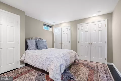Bedroom - 22579 Forest Manor Dr, Ashburn, VA 20148 photo 9 of 10