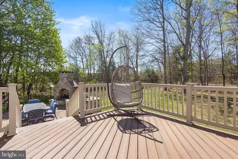 Exterior - 22579 Forest Manor Dr, Ashburn, VA 20148 photo 4 of 11