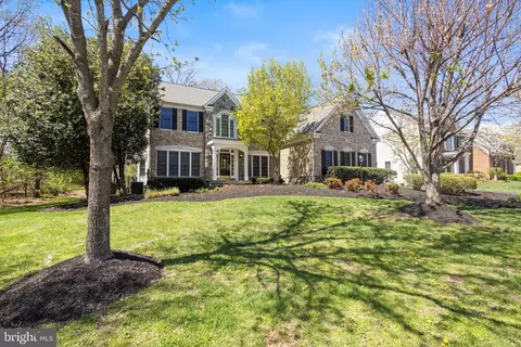 Exterior - 22579 Forest Manor Dr, Ashburn, VA 20148 photo 2 of 11