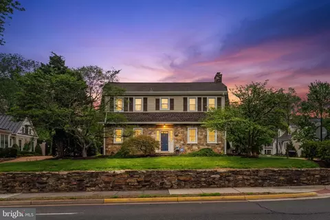700 W Washington St, Middleburg, VA 20117