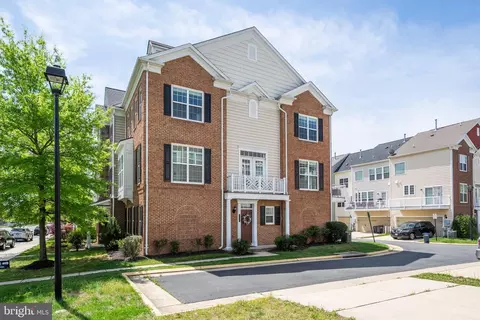 25491 Amber Gate Ter, Chantilly, VA 20152