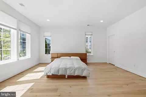 Bedroom - 20230 Taft Ter, Ashburn, VA 20147 photo 4 of 4