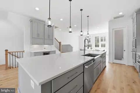 Kitchen - 20230 Taft Ter, Ashburn, VA 20147 photo 2 of 2