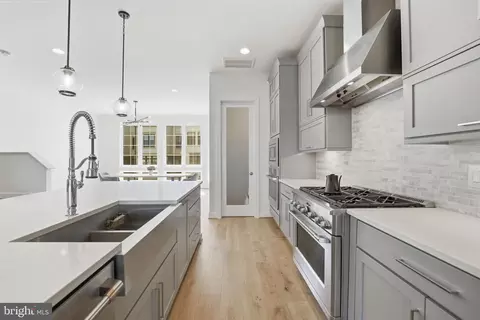Entry Way - 20230 Taft Ter, Ashburn, VA 20147 photo 1 of 3