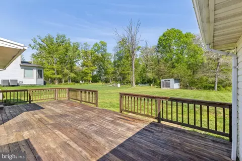 Exterior - 45448 Mallard St, Sterling, VA 20165 photo 2 of 2