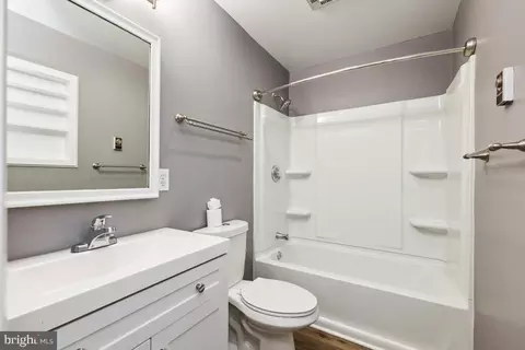 Bath - 45448 Mallard St, Sterling, VA 20165 photo 1 of 1
