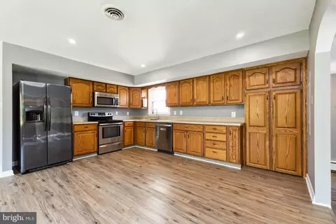 Kitchen - 45448 Mallard St, Sterling, VA 20165 photo 1 of 1