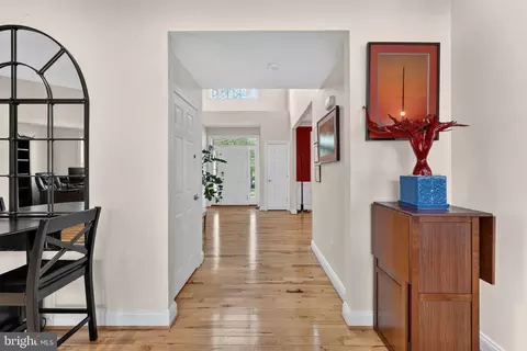 Entry Way - 42758 Glenside Dr, Brambleton, VA 20148 photo 10 of 28