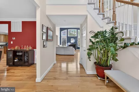 Entry Way - 42758 Glenside Dr, Brambleton, VA 20148 photo 4 of 28