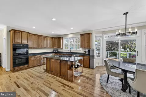 Kitchen - 42758 Glenside Dr, Brambleton, VA 20148 photo 5 of 15