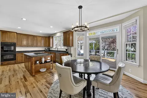 Kitchen - 42758 Glenside Dr, Brambleton, VA 20148 photo 8 of 15