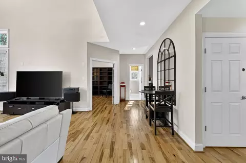 Entry Way - 42758 Glenside Dr, Brambleton, VA 20148 photo 12 of 28