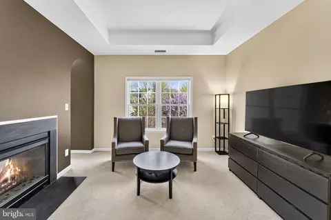 Living - 42758 Glenside Dr, Brambleton, VA 20148 photo 4 of 5