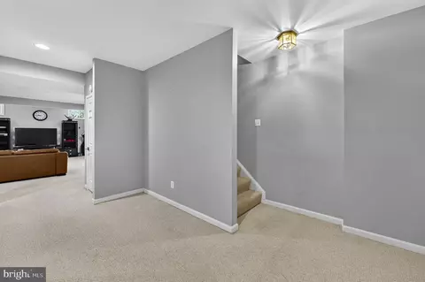 Entry Way - 42758 Glenside Dr, Brambleton, VA 20148 photo 23 of 28