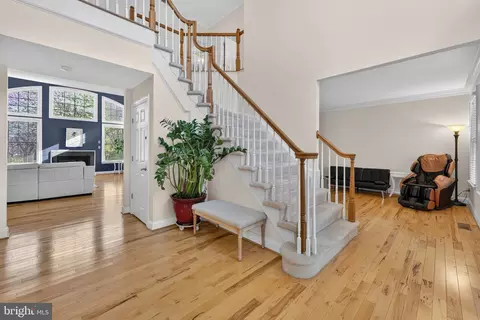 Entry Way - 42758 Glenside Dr, Brambleton, VA 20148 photo 2 of 28