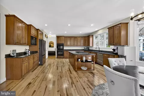 Kitchen - 42758 Glenside Dr, Brambleton, VA 20148 photo 2 of 15
