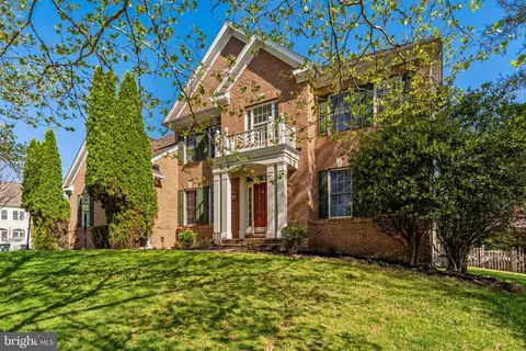 Exterior - 42758 Glenside Dr, Brambleton, VA 20148 photo 2 of 7