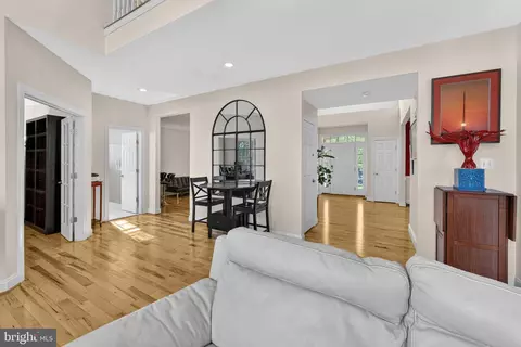 Entry Way - 42758 Glenside Dr, Brambleton, VA 20148 photo 9 of 28