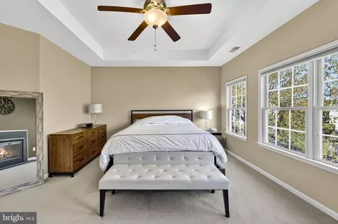 Bedroom - 42758 Glenside Dr, Brambleton, VA 20148 photo 7 of 10