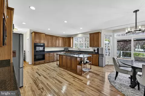 Kitchen - 42758 Glenside Dr, Brambleton, VA 20148 photo 1 of 15