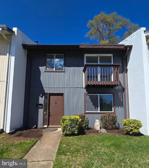 126 Richland Cir, Sterling, VA 20164