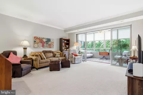 19350 Magnolia Grove Sq #403, Leesburg, VA 20176