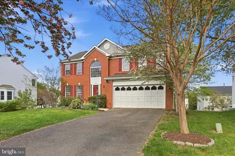 Exterior - 43104 Stonecottage Pl, Ashburn, VA 20147 photo 2 of 6