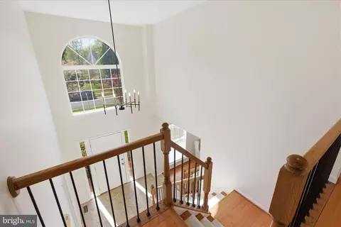 Entry Way - 43104 Stonecottage Pl, Ashburn, VA 20147 photo 3 of 5