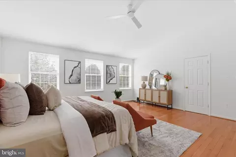 Bedroom - 43104 Stonecottage Pl, Ashburn, VA 20147 photo 2 of 5