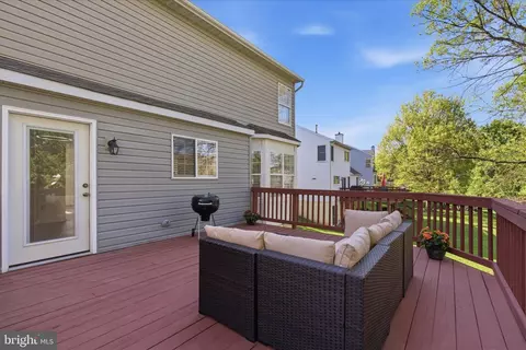 Exterior - 43104 Stonecottage Pl, Ashburn, VA 20147 photo 4 of 6