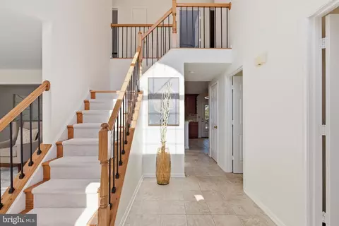 Entry Way - 43104 Stonecottage Pl, Ashburn, VA 20147 photo 1 of 5