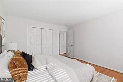 Bedroom - 43104 Stonecottage Pl, Ashburn, VA 20147 photo 5 of 5