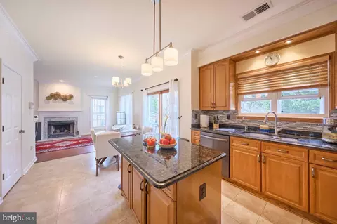 Kitchen - 46554 Cedarhurst Dr, Sterling, VA 20165 photo 3 of 3
