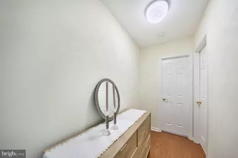 Entry Way - 46554 Cedarhurst Dr, Sterling, VA 20165 photo 7 of 8
