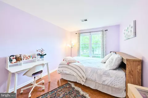 Bedroom - 46554 Cedarhurst Dr, Sterling, VA 20165 photo 6 of 8