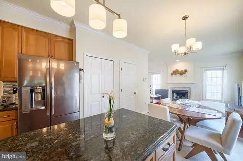 Kitchen - 46554 Cedarhurst Dr, Sterling, VA 20165 photo 2 of 3