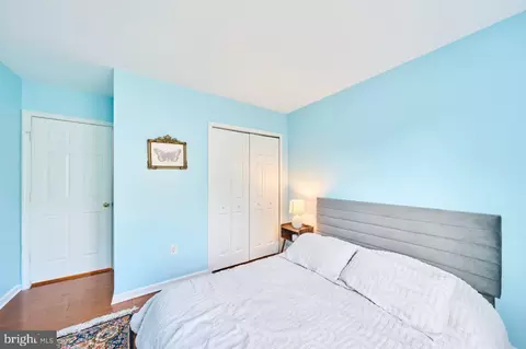 Bedroom - 46554 Cedarhurst Dr, Sterling, VA 20165 photo 7 of 8