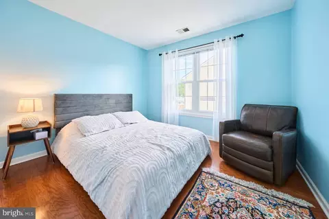 Bedroom - 46554 Cedarhurst Dr, Sterling, VA 20165 photo 8 of 8
