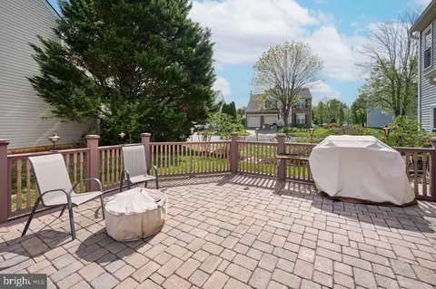 Exterior - 46554 Cedarhurst Dr, Sterling, VA 20165 photo 6 of 8