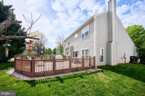 Exterior - 46554 Cedarhurst Dr, Sterling, VA 20165 photo 8 of 8
