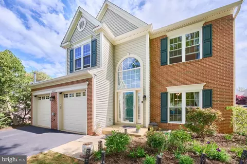 Exterior - 46554 Cedarhurst Dr, Sterling, VA 20165 photo 2 of 8