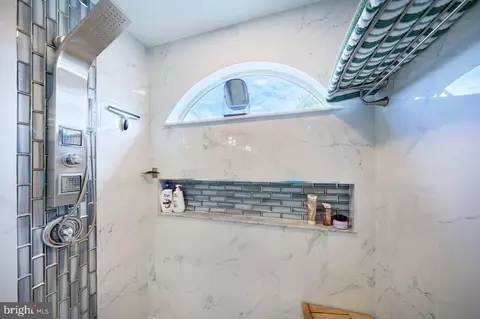Bath - 46554 Cedarhurst Dr, Sterling, VA 20165 photo 3 of 4