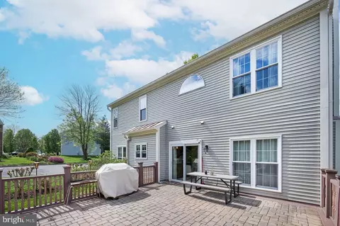 Exterior - 46554 Cedarhurst Dr, Sterling, VA 20165 photo 5 of 8