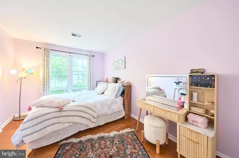 Bedroom - 46554 Cedarhurst Dr, Sterling, VA 20165 photo 5 of 8