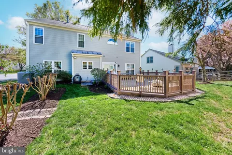 Exterior - 46554 Cedarhurst Dr, Sterling, VA 20165 photo 7 of 8