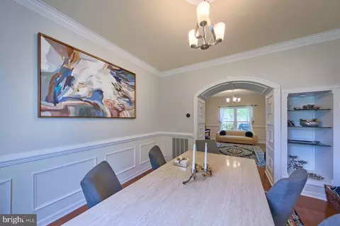Entry Way - 46554 Cedarhurst Dr, Sterling, VA 20165 photo 3 of 8